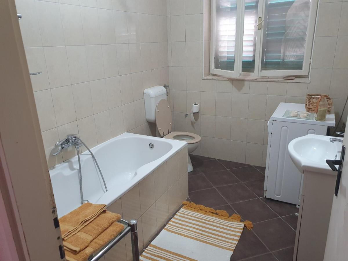 Apartment Lana Trogir Bagian luar foto