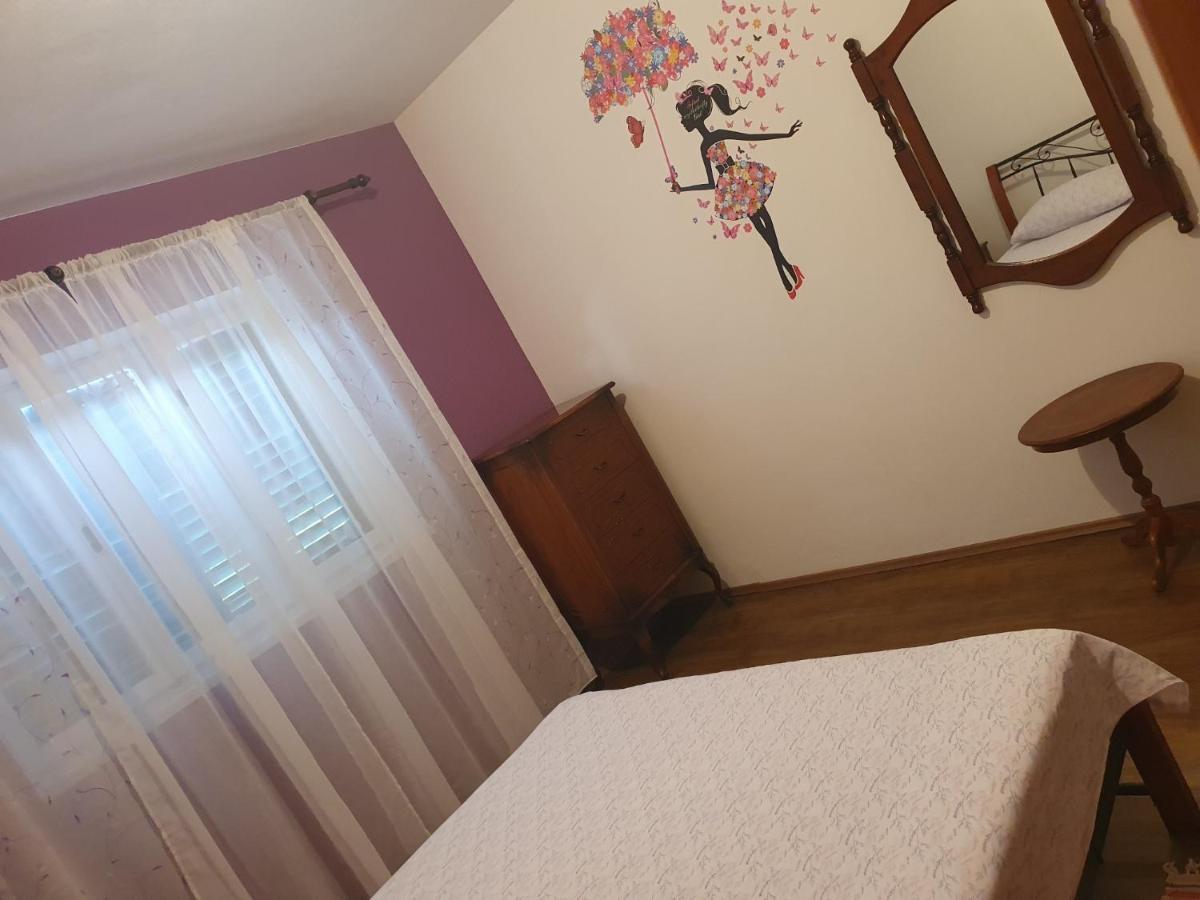 Apartment Lana Trogir Bagian luar foto