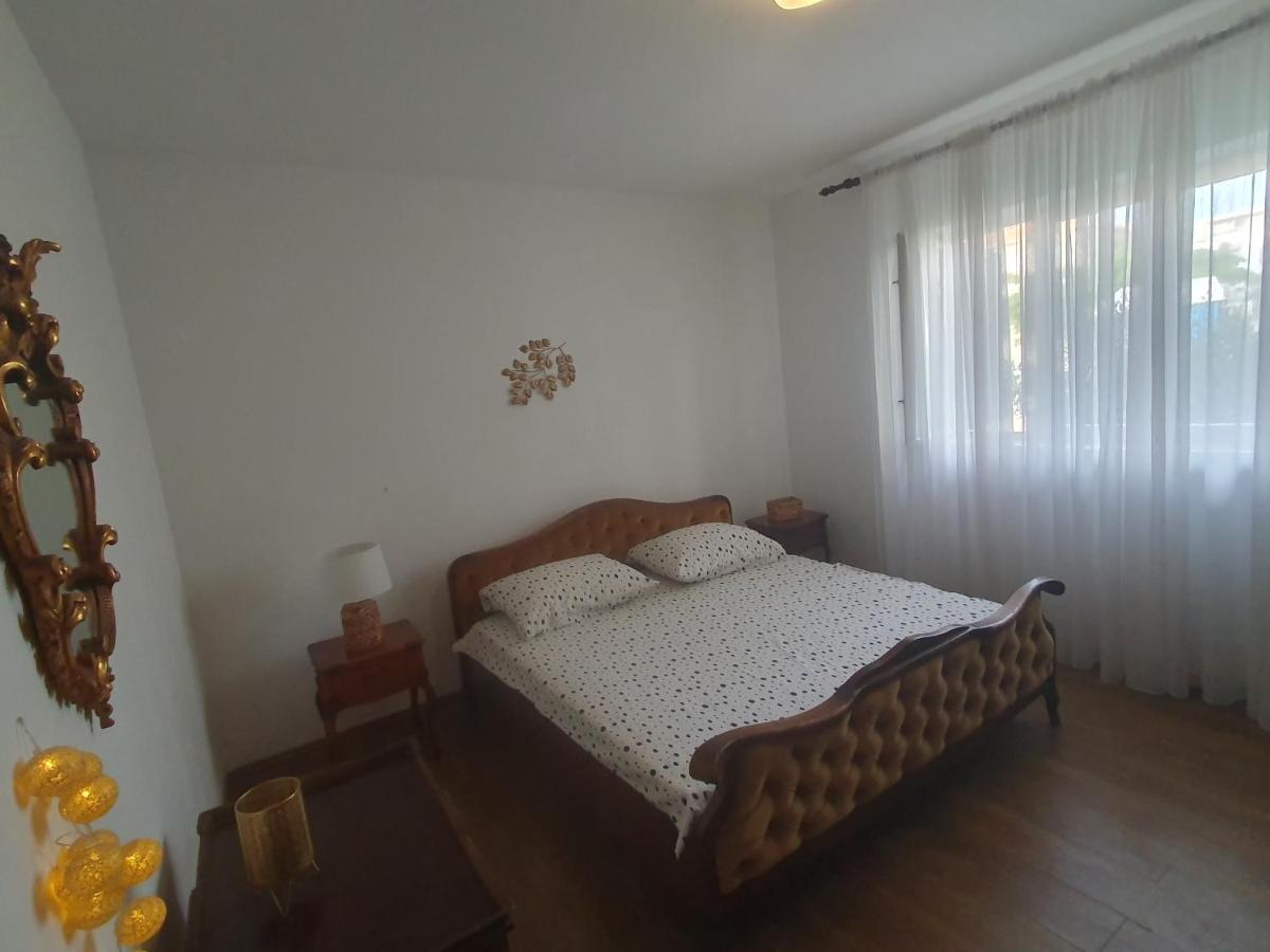 Apartment Lana Trogir Bagian luar foto