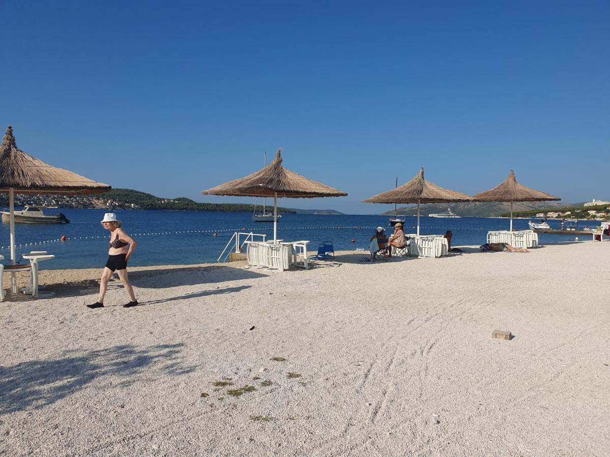 Apartment Lana Trogir Bagian luar foto